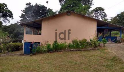 Chácara com 3000 m2 de terreno