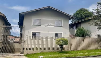 Apartamento Reformado em Frente à Sede de Tênis do Clube Curitibano!