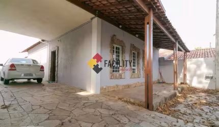 Casa com 4 quartos à venda na Rua Felisberto Brolezze, 279, Jardim Independência, Campinas, 200 m2 por R$ 850.000