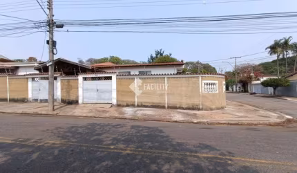 Casa com 3 quartos à venda na Rua Pindamonhangaba, 535, Chácara da Barra, Campinas, 230 m2 por R$ 799.000