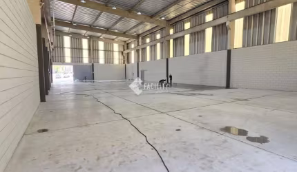 Barracão / Galpão / Depósito para alugar na Rua Antonio Raposo Tavares, 467, Macuco, Valinhos, 1700 m2 por R$ 56.000