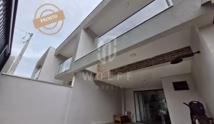 Sobrado Mobiliado com Ótimo Padrão de Acabamento, 2 suítes, 84 m², Centro - Balneário Piçarras - SC