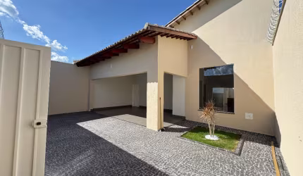 Casa 3 quartos a venda próximo à Faculdade Zarns no Beira Rio