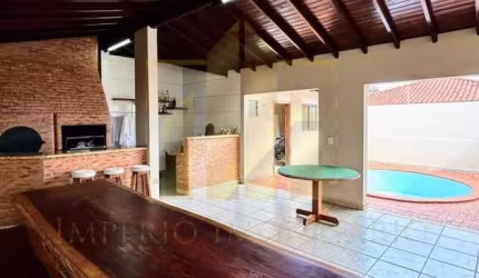 Casa para Venda em Cândido Mota, Centro, 3 dormitórios, 1 suíte, 2 banheiros, 2 vagas