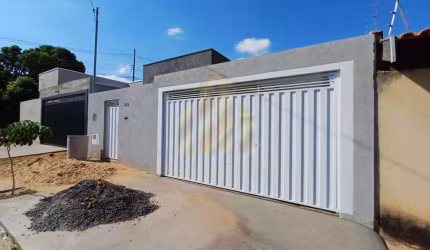 Casa para Venda em Assis, Parque Universitário, 2 dormitórios, 1 banheiro, 2 vagas
