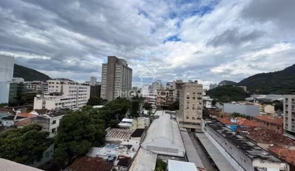 Cobertura Botafogo 3 quartos reformada