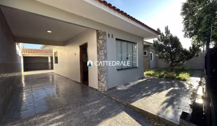 Oportunidade, casa com piscina em local privilegiado