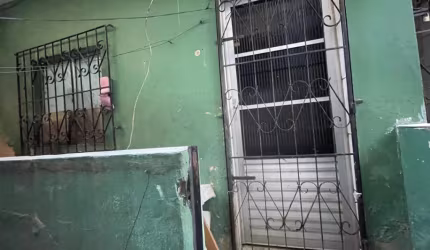 Casa pequena na agulha 20mil avista ou parcelado