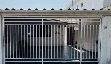 BELÍSSIMA CASA PRÓXIMO AO BOLSÃO DE INTERLAGOS PRONTA PARA MORAR