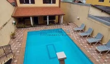 BELÍSSIMA CASA NA REGIÃO DO BOLSÃO DE INTERLAGOS, PRÓXIMO DO LAGUINHO.