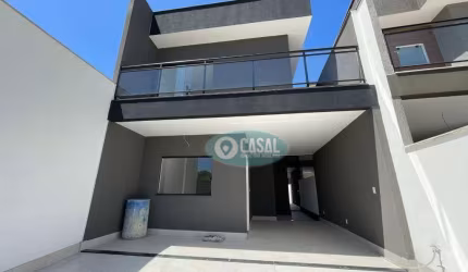 Casa em Condomínio com 03 Quartos à Venda em Itaipu - Niterói/RJ.