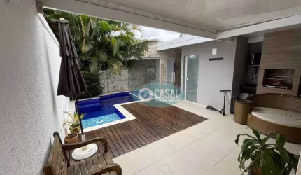 Casa com 04 Quartos à Venda com Piscina, Sauna e Churrasqueira em Itaipu