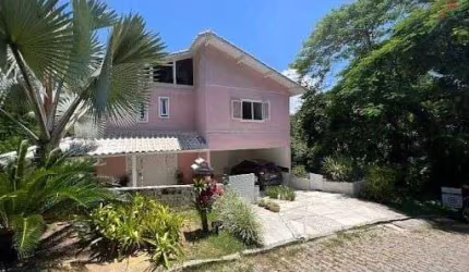 Casa com 04 Quartos à venda em Pendotiba - Niterói/RJ.