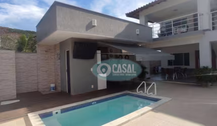 Casa em Condomínio com 05 Quartos, sendo 04 Suítes com Closet!!!