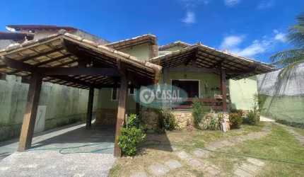 Casa em Itaipu com 04 Quartos, Piscina e Churrasqueira!