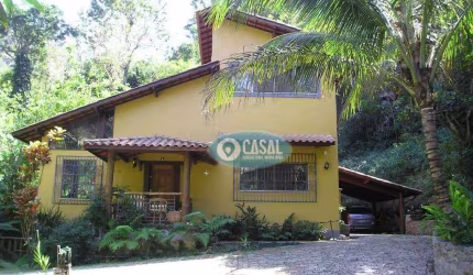 Casa com 04 Quartos com 2000 m² de Terreno em Ótima Localização de Itaipu.