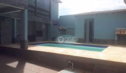 Casa com 05 Quartos, Piscina, Sauna e Churrasqueira em Piratininga!