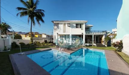 Casa com 05 Quartos, Piscina e Churrasqueira em Camboinhas - Niterói/RJ.