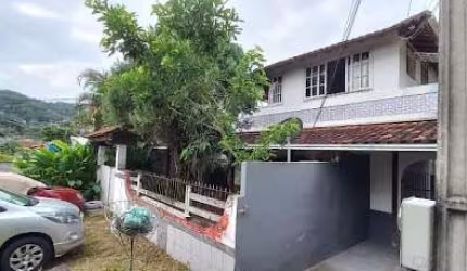 Casa com 01 Quarto à Venda em Itaipu - Niterói/RJ