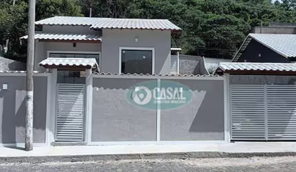 Casa em Condomínio com 02 Quartos em Várzea das Moças.