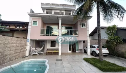 Casa em Piratininga com 05 Quartos, Piscina e Churrasqueira!.