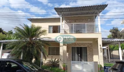 Casa em Condomínio em Várzea das Moças com 04 Quartos, Piscina e Churrasqueira!