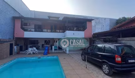 Casa em Itaipu com 02 Suítes com Piscina e Churrasqueira!