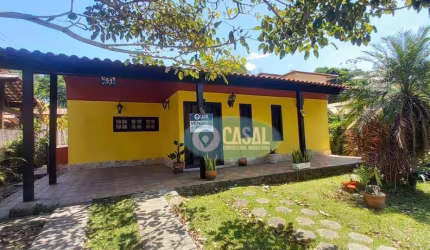 Casa Linear em Condomínio com 03 Quartos, Piscina e Churrasqueira em Várzea das Moças - Niterói/RJ.