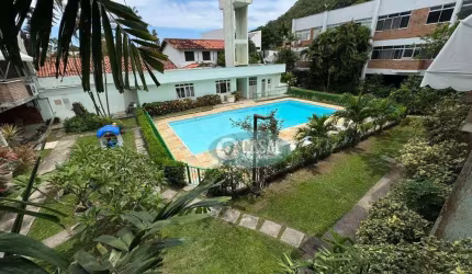 Casa em Itacoatiara Dentro de Condomínio com 04 Quartos e Varandão Gourmet com Churrasqueira em Itacoatiara!