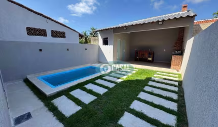Casa com 04 Suítes à Venda com Piscina e Churrasqueira em Itaipu!