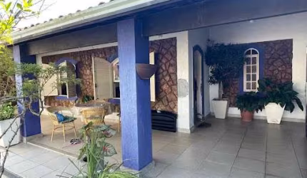 Casa com 03 Quartos à Venda em Piratininga - Niterói/RJ