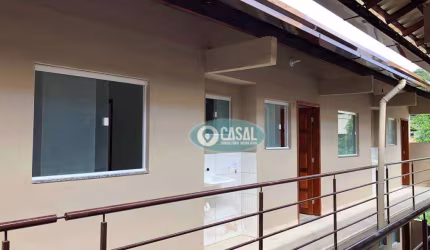 Kitnet em Itaipu, com 01 Quarto, Cozinha, Banheiro e Área de serviço!