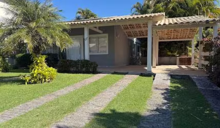 Casa Linear com 04 Quartos, Piscina e Churrasqueira - Várzea das Moças - Niterói/RJ.