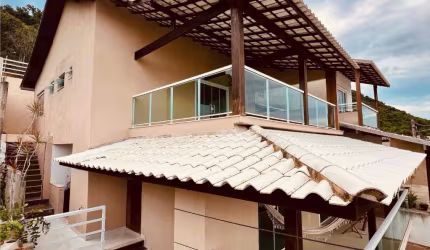 Casa com 3 quartos à venda na Rua Cinco, 1, Campo Redondo, São Pedro da Aldeia, 215 m2 por R$ 650.000