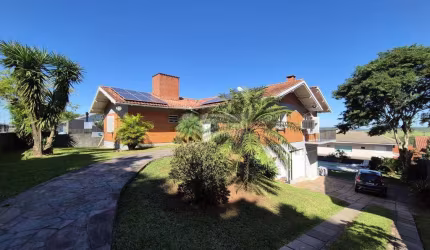 Vista deslumbrante em casa com dois terrenos no Bairro Petrópolis NH