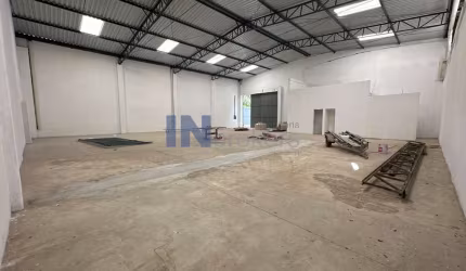 GALPÃO COMERCIAL COM 360 m² DISPONÍVEL PARA LOCAÇÃO EM JUNDIAÍ SP