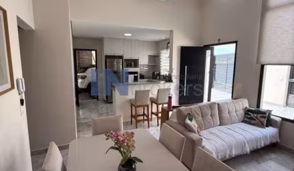 Casa à venda em Jundiaí-SP, no Jardim Vale Verde: 3 quartos, 2 salas, 2 banheiros, 3 vagas na garagem, 80m².