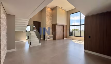 Casa térrea à venda no Condomínio Alphaville Jundiaí, em Jundiaí-SP: 4 Quartos, 3 Suítes, 3 Salas, Piscina, Área Gourmet e 325m² na Chácara Terra Nova