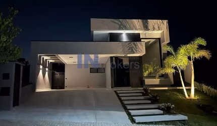 Casa Alto Padrão de 174m² - 3 dorm, 1 suíte com closet, depósito, aquec. solar, 2 vagas - à venda no Condomínio Residencial Pecan, em Itupeva-SP!!