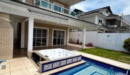Casa em condomínio fechado com 4 quartos à venda na Estrada Vereador Alceu de Carvalho, Recreio dos Bandeirantes, Rio de Janeiro por R$ 2.250.000