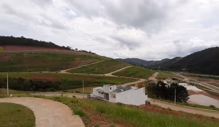 Ótimo terreno no Estrela do Lago