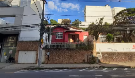 Casa na Rua São Mateus,  comercial ou residencial