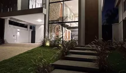 Sobrado no Condomínio terras de Florença, com 3 suítes, 252m²