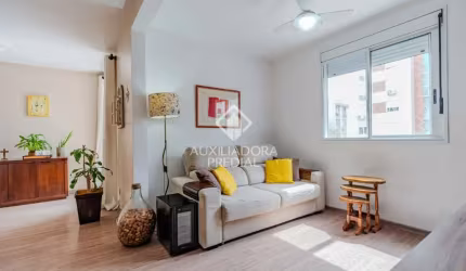 Apartamento com 3 Dormitórios, Suíte e Sacada com Churrasqueira no Bairro Cristal!