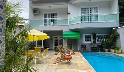 Linda Casa à venda, Vargem Grande, em Rua bucólica, silenciosa no Rio de Janeiro, RJ