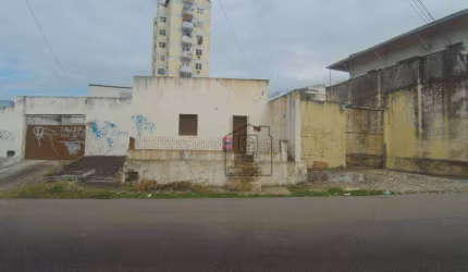 Casa com 6 dormitórios à venda, 220 m² por R$ 430.000 - Cidade Alta - Natal/RNV0825