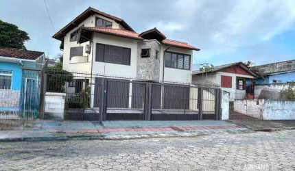 Casa com 3 dormitórios FINANCIÁVEL à venda, 265 m² por R$ 1.850.000 - Capoeiras - Florianópolis/SC