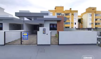 Casa com 3 dormitórios para alugar, 100 m² por R$ 4.135,68/mês - Sertão do Maruim - São José/SC