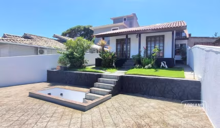 Casa com 4 dormitórios à venda, 200 m² por R$ 957.000,00 - Capoeiras - Florianópolis/SC