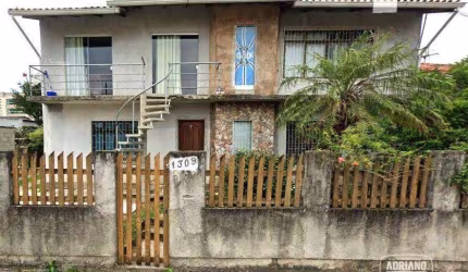 Casa com 3 dormitórios à venda, 200 m² por R$ 820.000,00 - Areias - São José/SC